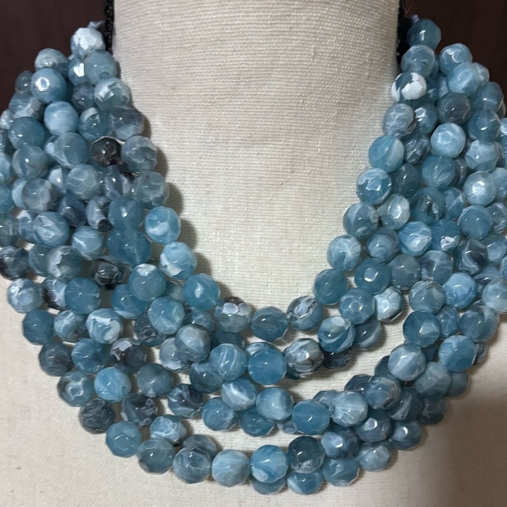 Chic Blue Beaded Magnetic Closure Necklace